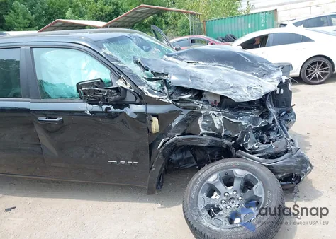 2025 Ram 1500 Big Horn 4X4 5'7 Box z USA, uszkodzony, nr VIN 1C6RRFFG3SN696337